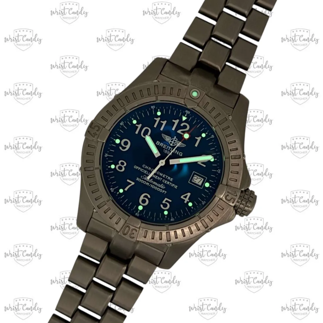 Breitling Avenger Seawolf titanium — zijkant