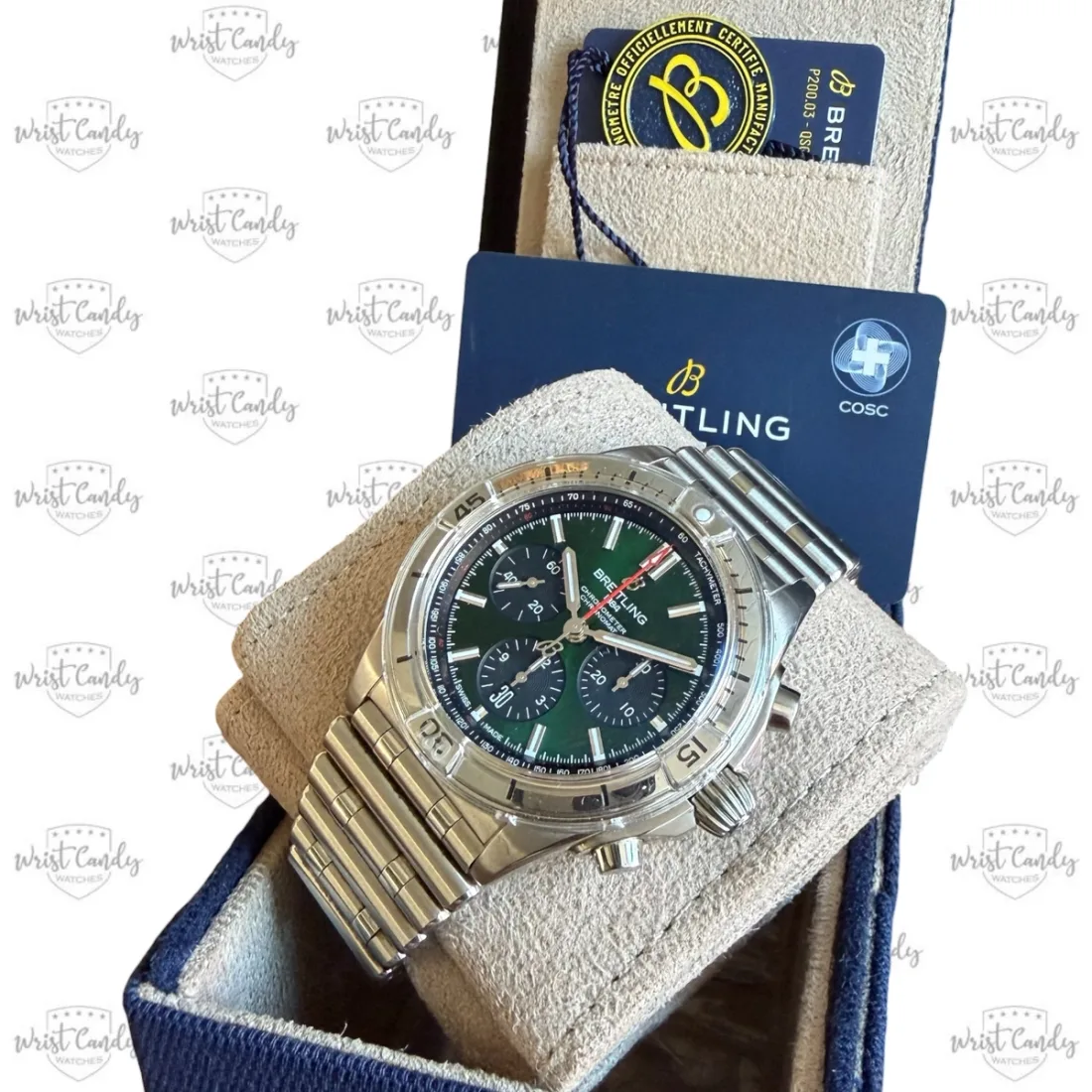 Breitling Chronomat B01 42 green dial — detail 8