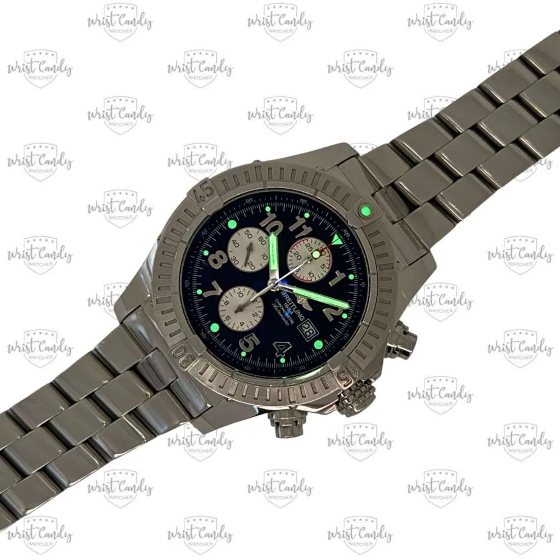 Breitling Super Avenger II — zijkant