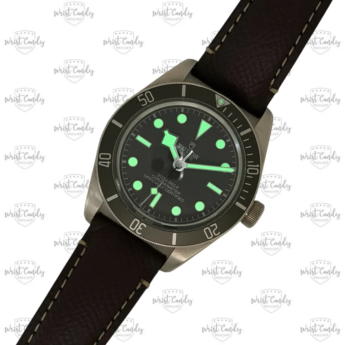 Tudor Black Bay 58 925 — zijkant